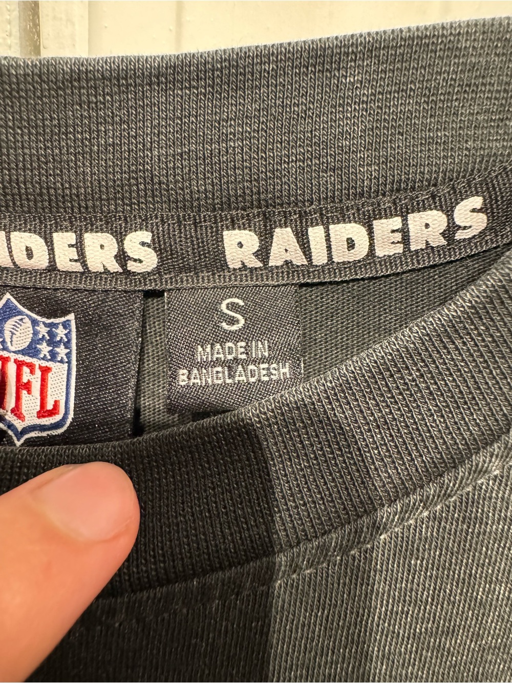 Raiders, NFL football T-shirt - Picture 3 of 3